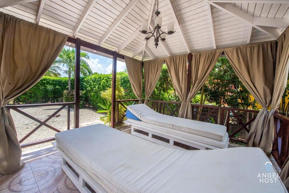 Beachy Cottage I Kitchen I Wi-Fi I Shaded Cabana I Parking เซนต์ฟิลิป ภายนอก รูปภาพ