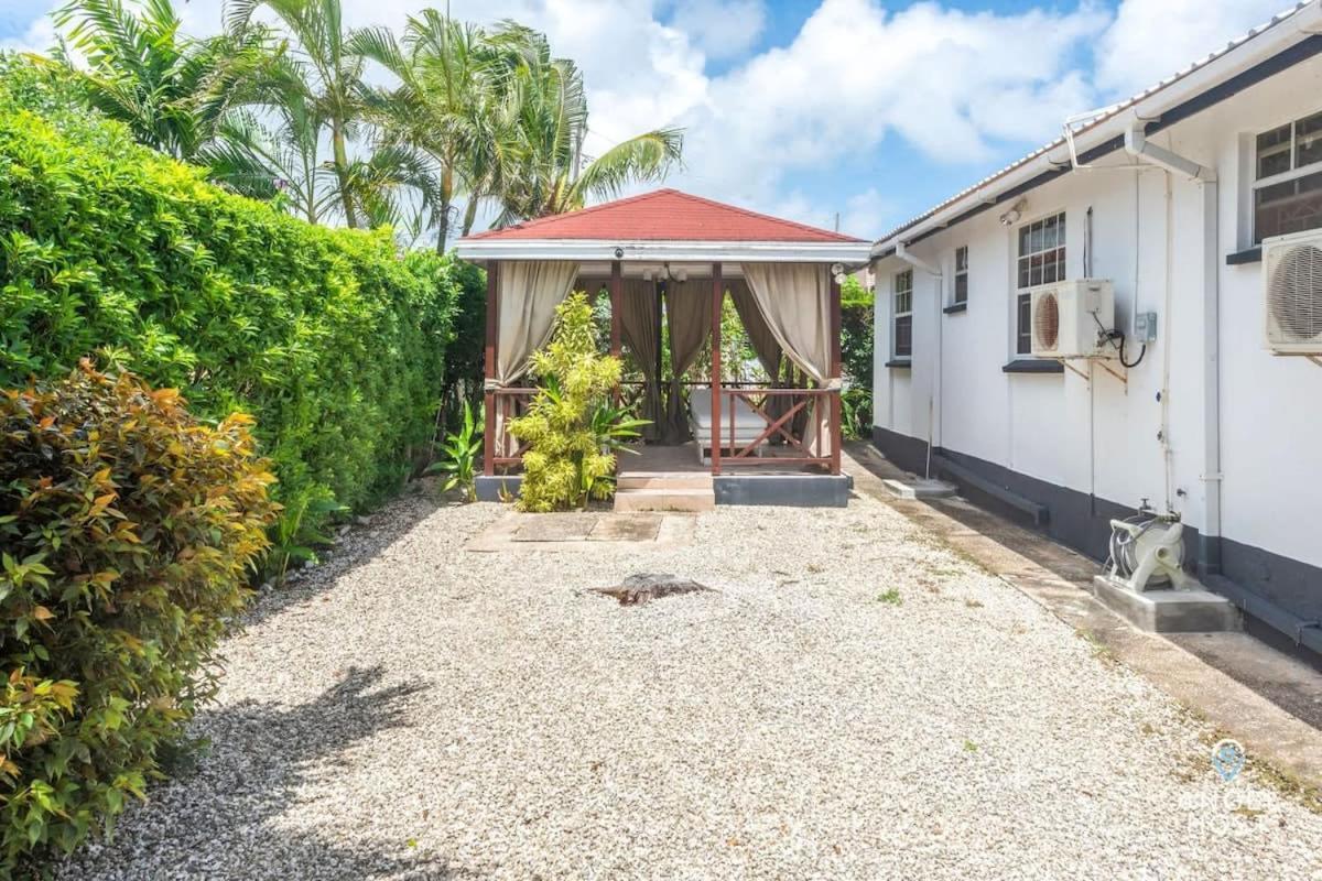 Beachy Cottage I Kitchen I Wi-Fi I Shaded Cabana I Parking เซนต์ฟิลิป ภายนอก รูปภาพ