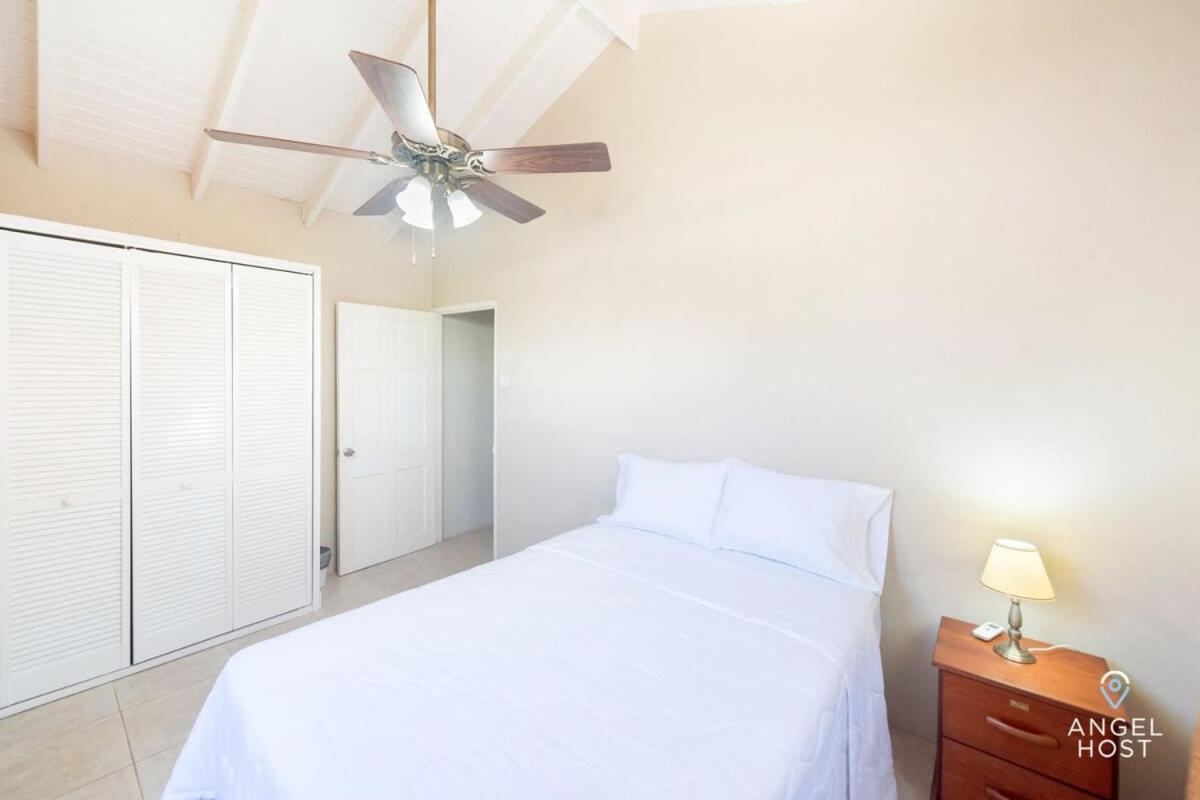 Beachy Cottage I Kitchen I Wi-Fi I Shaded Cabana I Parking เซนต์ฟิลิป ภายนอก รูปภาพ