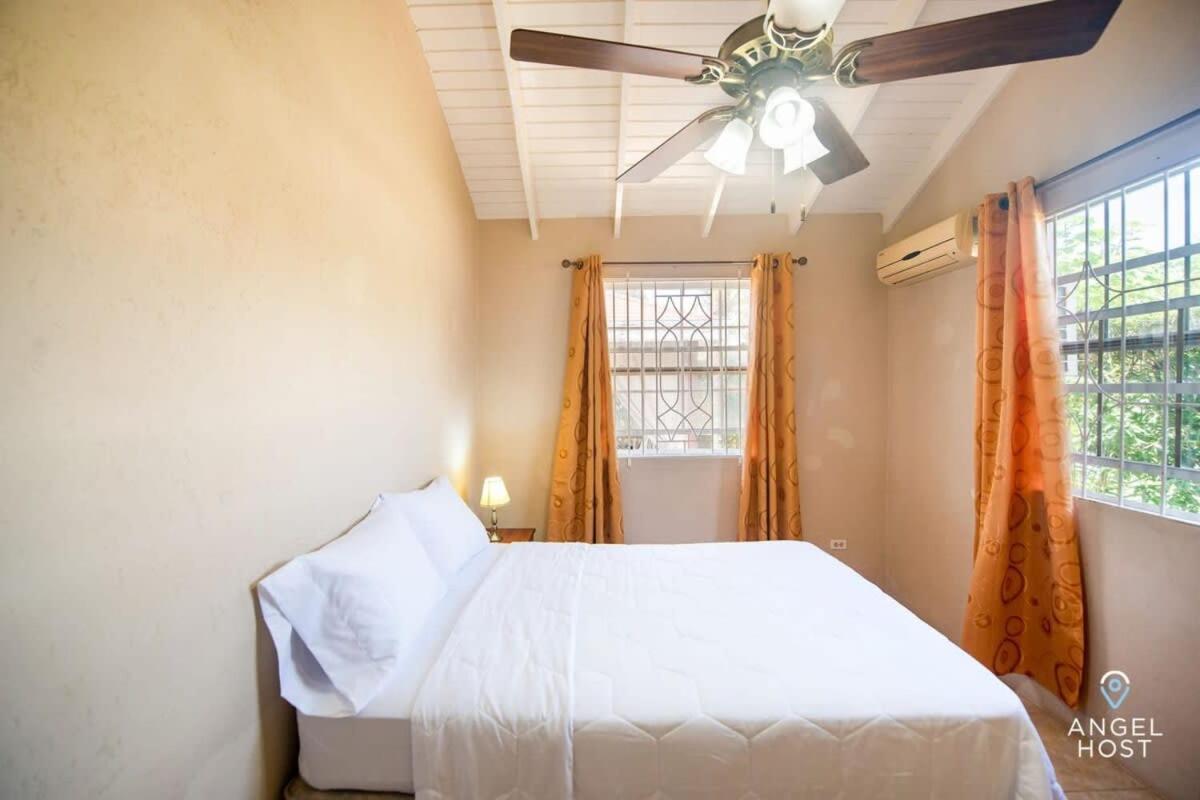 Beachy Cottage I Kitchen I Wi-Fi I Shaded Cabana I Parking เซนต์ฟิลิป ภายนอก รูปภาพ